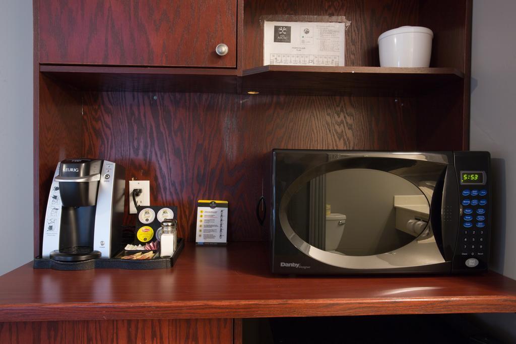 Hotel Arctic Iqaluit Zimmer foto